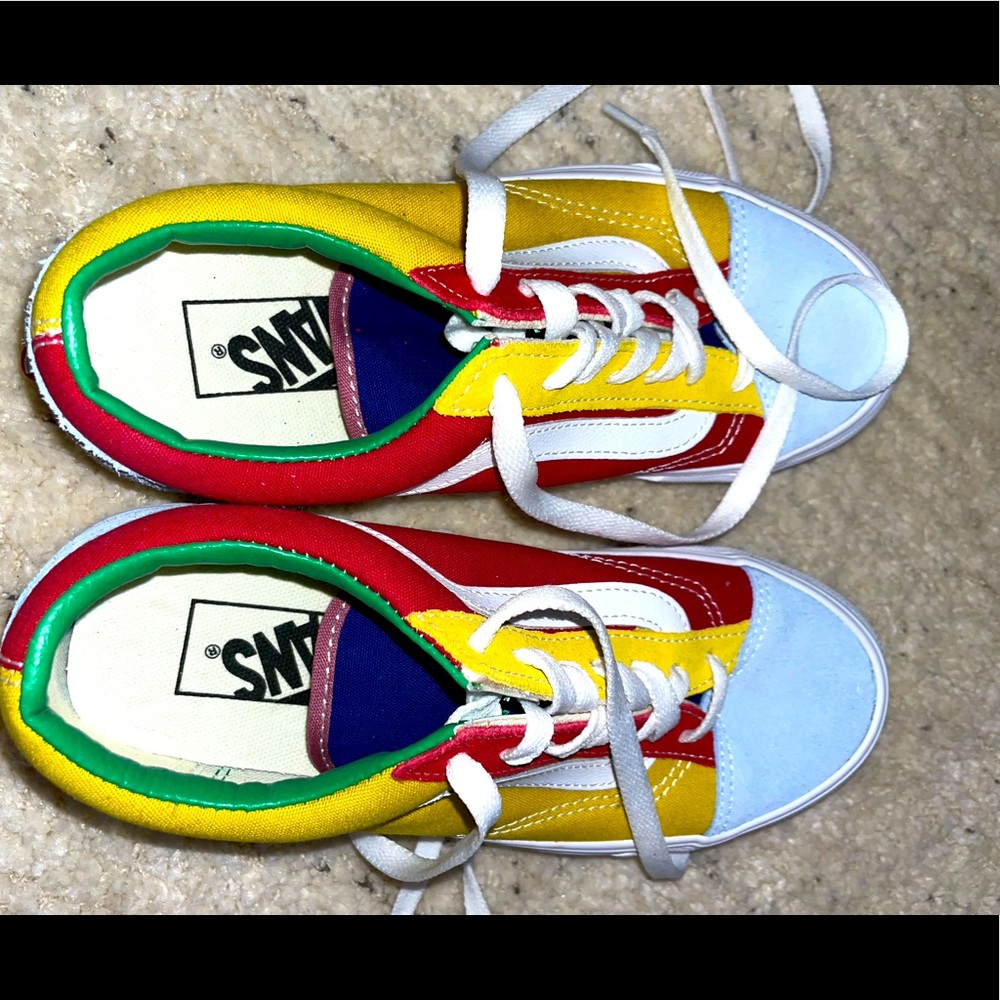 VANS / 6.5 women/5 men / worn once/ excellent